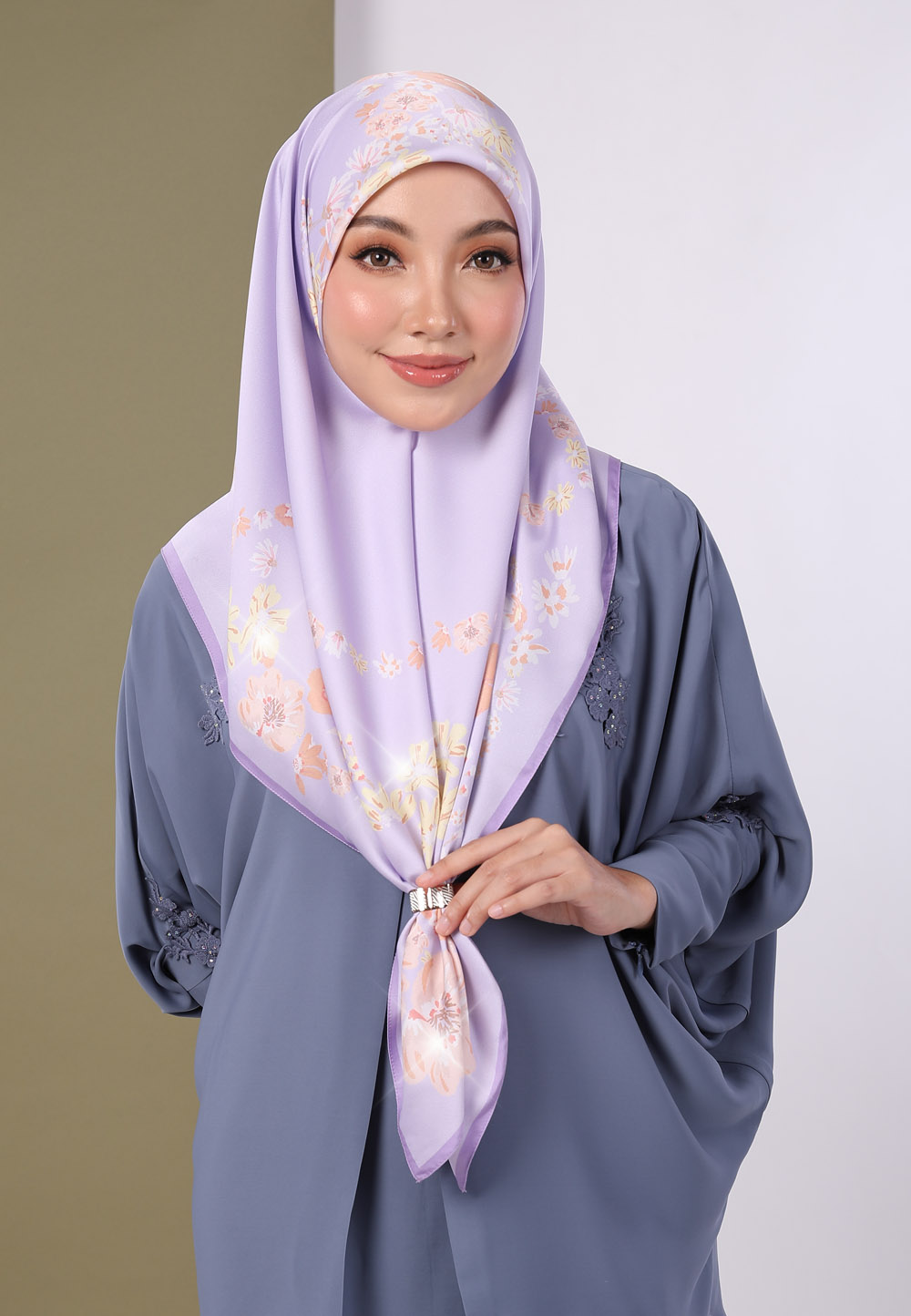 SQ LEONA IN LIGHT PURPLE (DIAMOND)